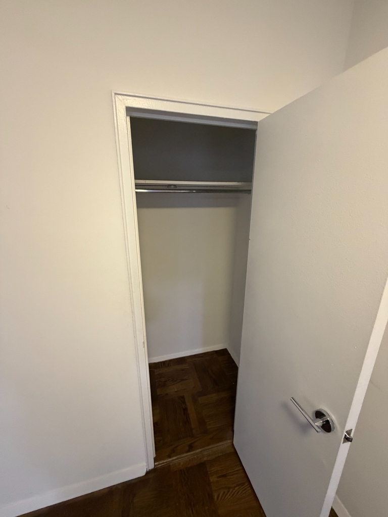 20 Beekman Place - Photo 4
