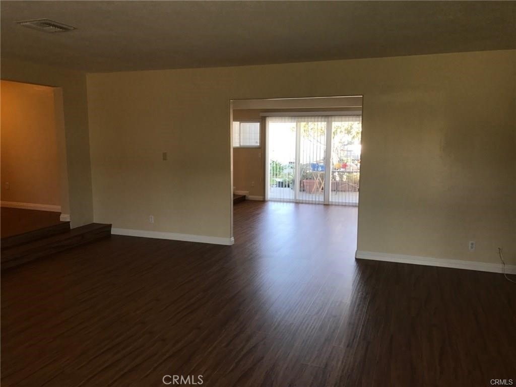 5609 Welland Avenue - Photo 3