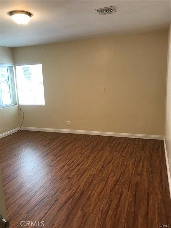 5609 Welland Avenue - Photo 9