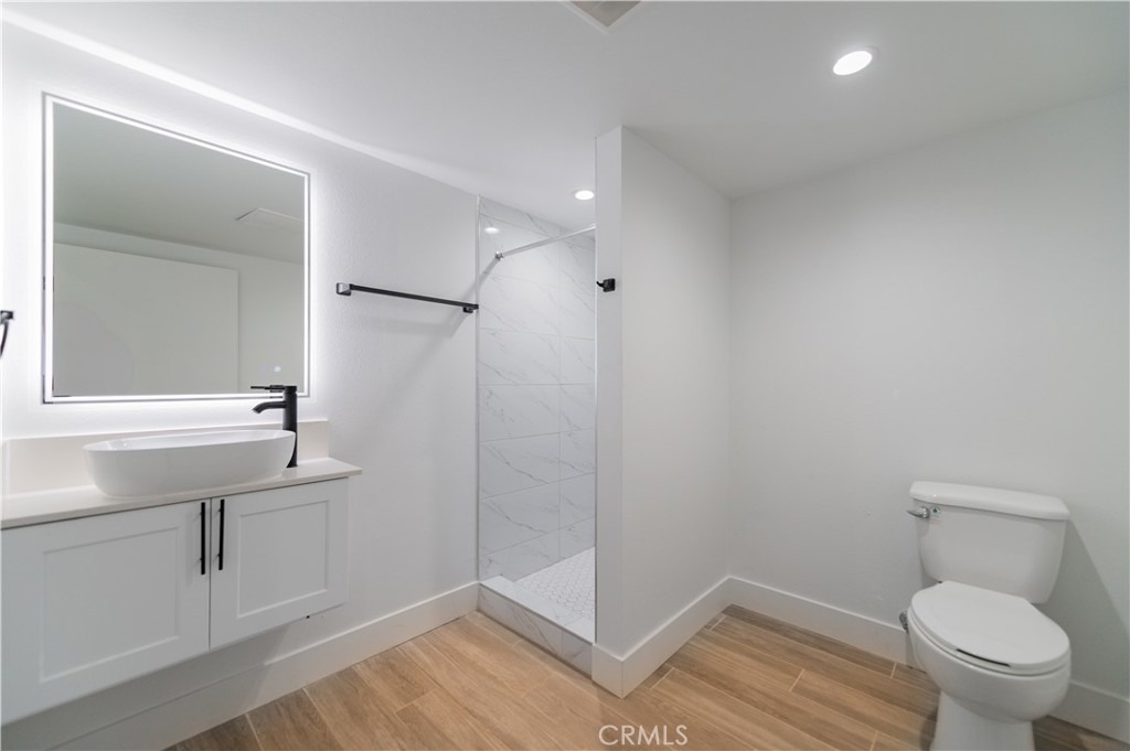 1596 W 36th Street - Photo 8