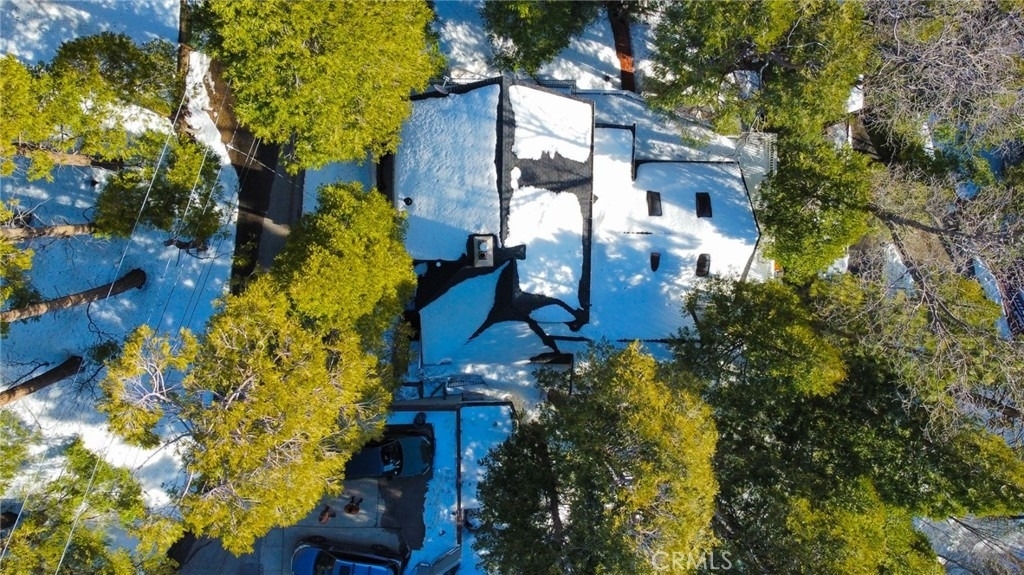 233 Corona - Photo 0