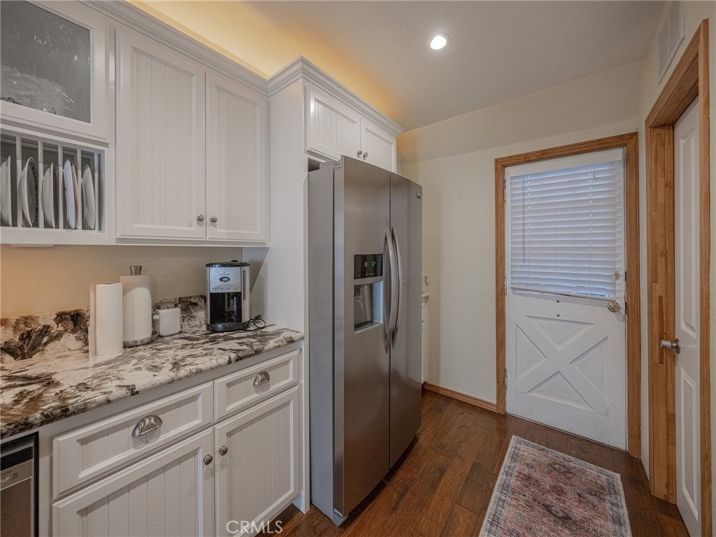 233 Corona - Photo 8