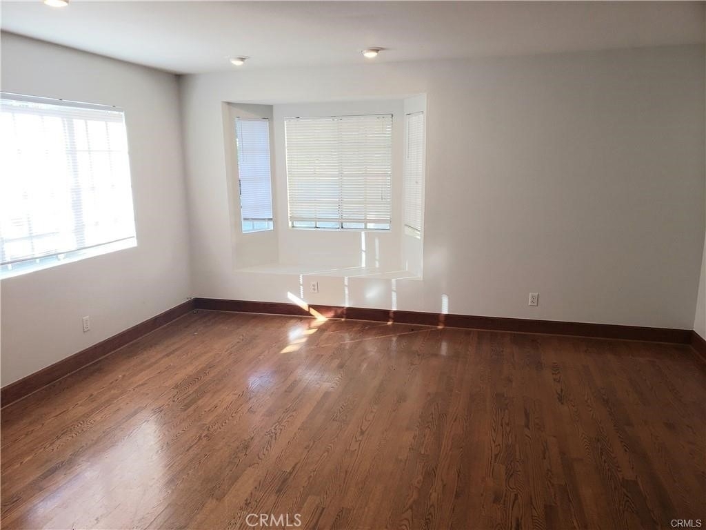148 W Highland Avenue - Photo 3