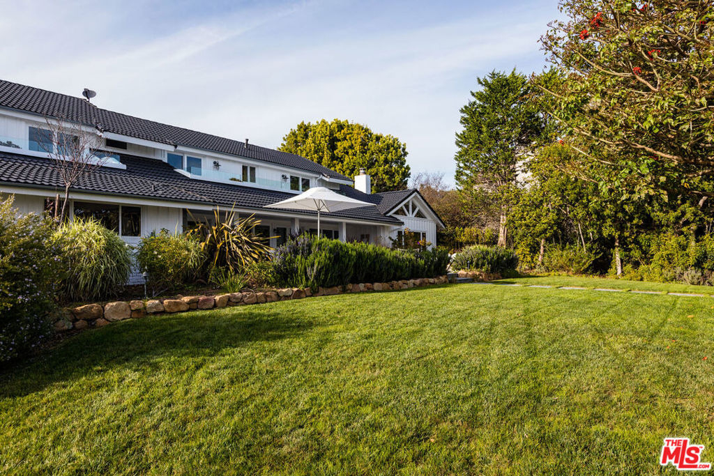29225 Cliffside Drive - Photo 34