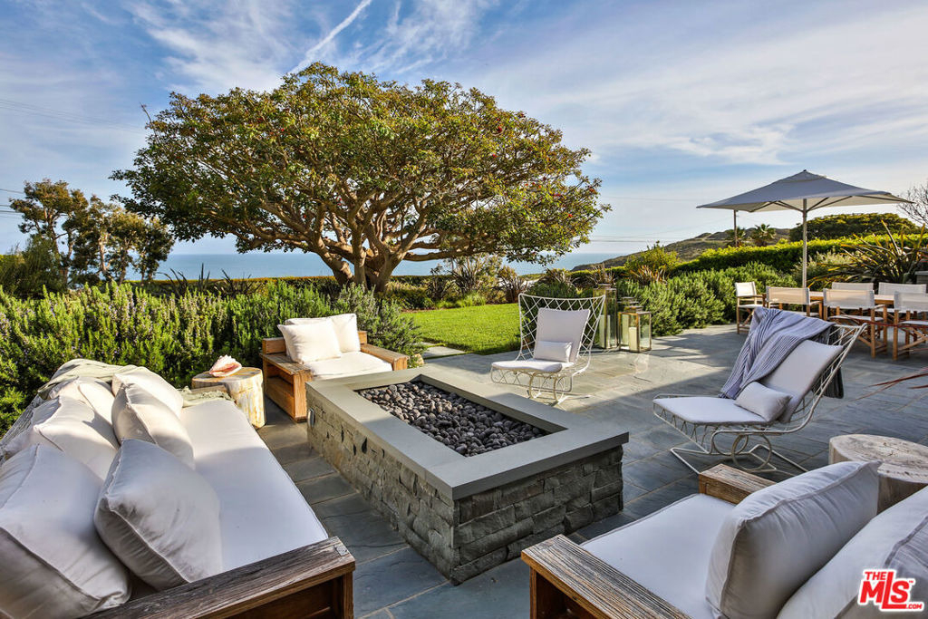 29225 Cliffside Drive - Photo 1