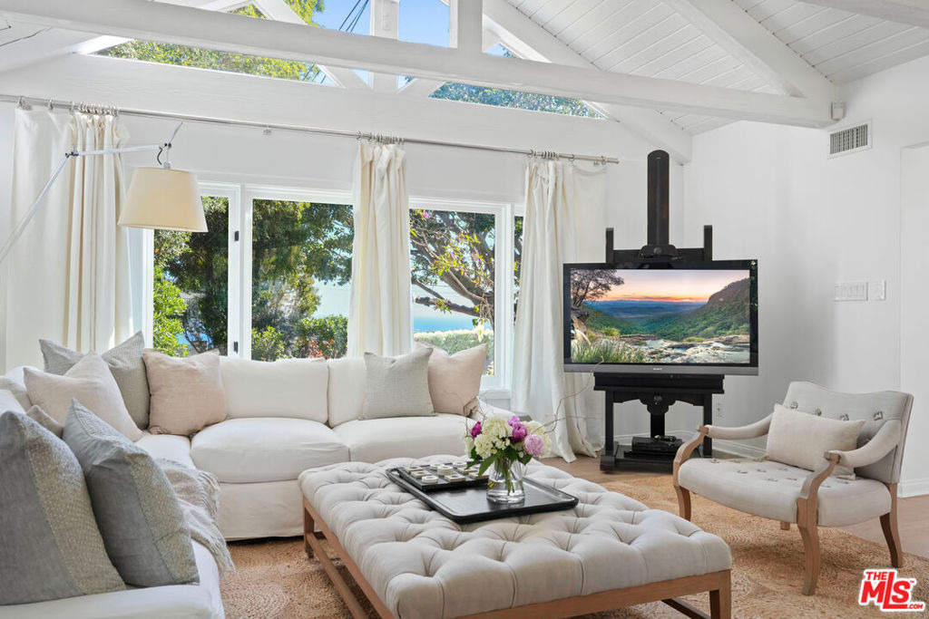 29225 Cliffside Drive - Photo 7
