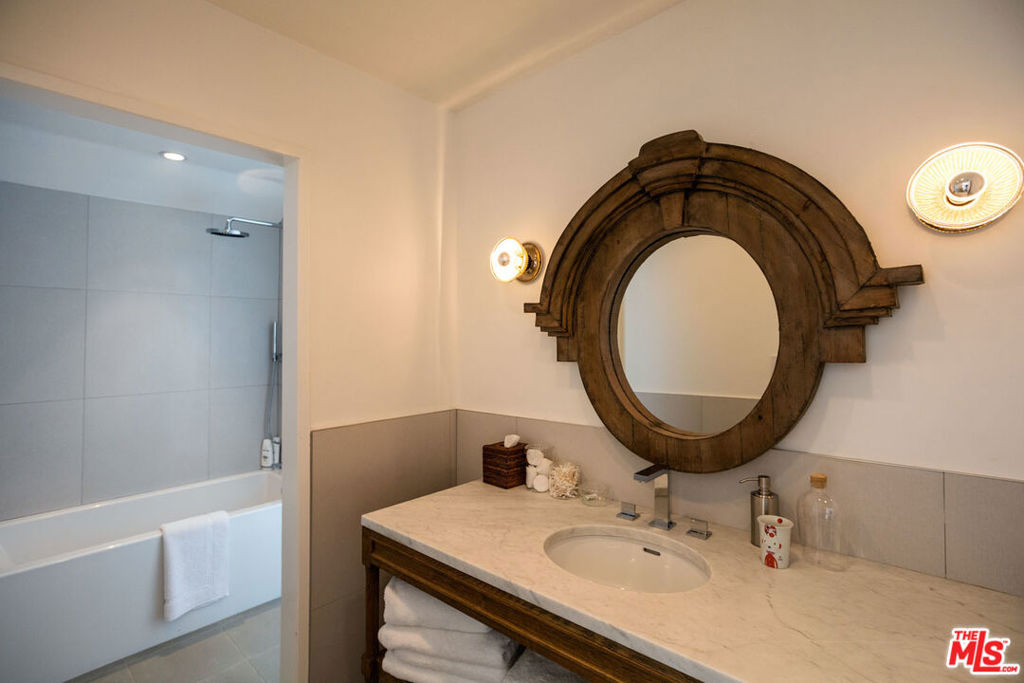 29225 Cliffside Drive - Photo 22