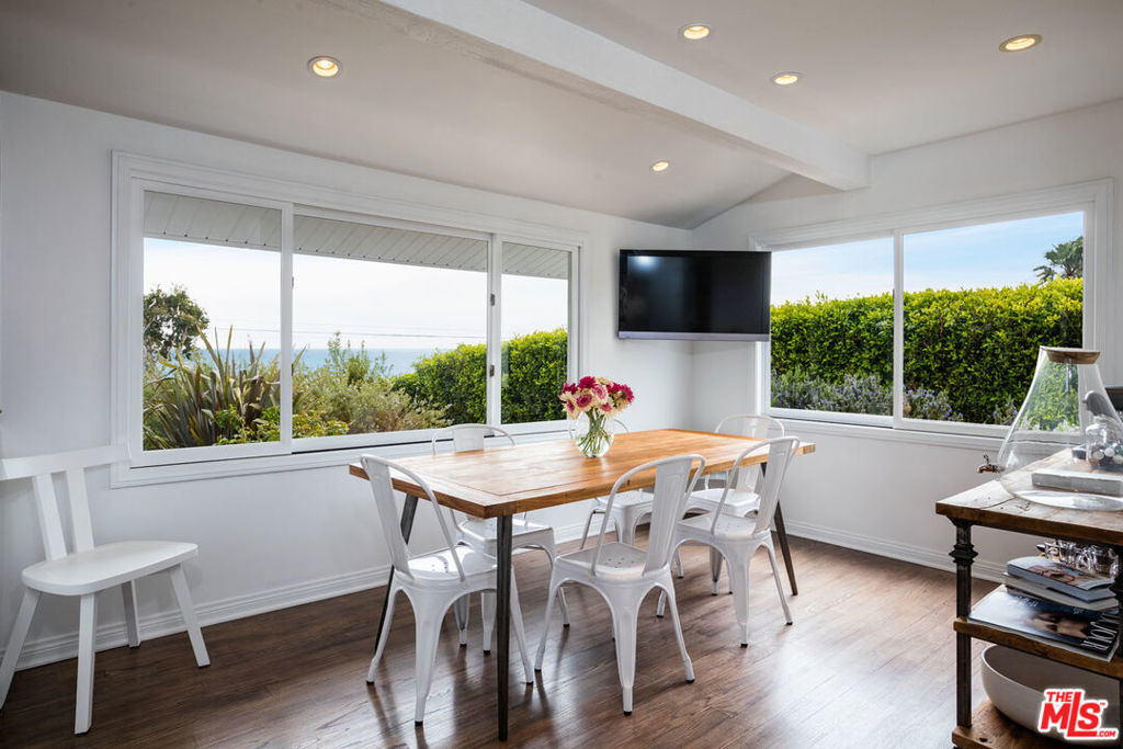 29225 Cliffside Drive - Photo 6