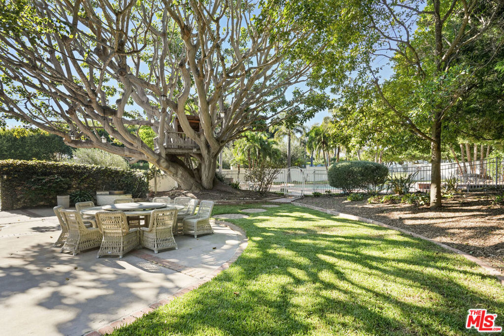 29225 Cliffside Drive - Photo 32