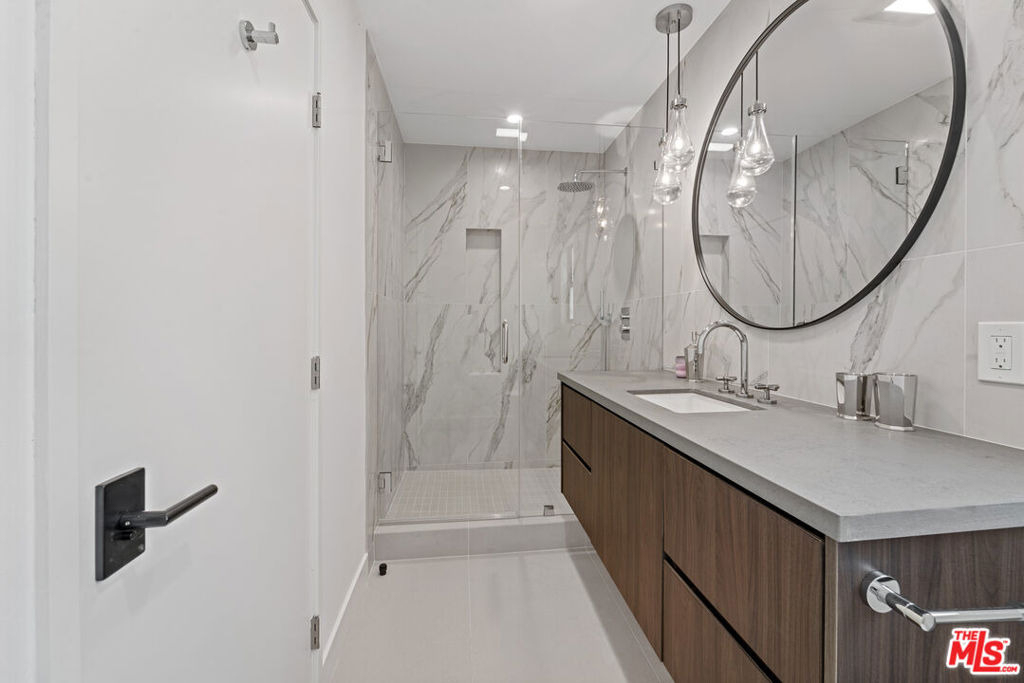 3305 Ocean Front Walk - Photo 37