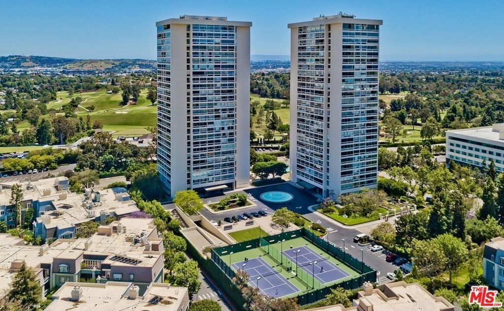 2222 Avenue Of The Stars - Photo 18