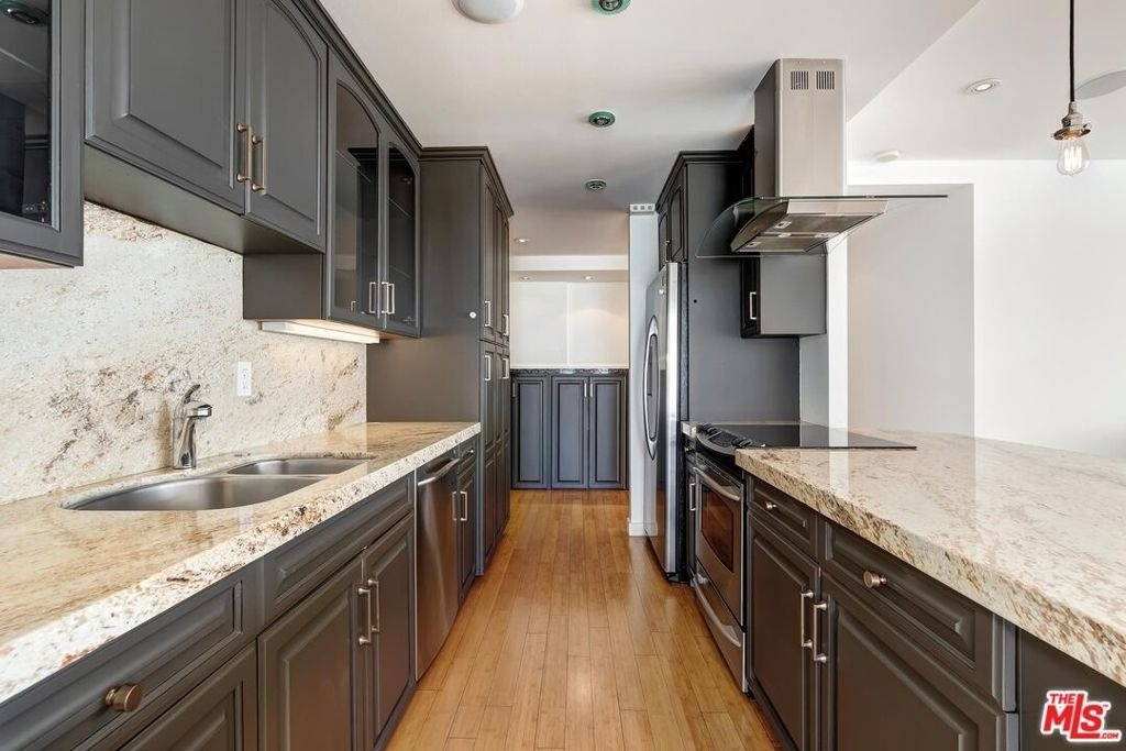 2222 Avenue Of The Stars - Photo 7