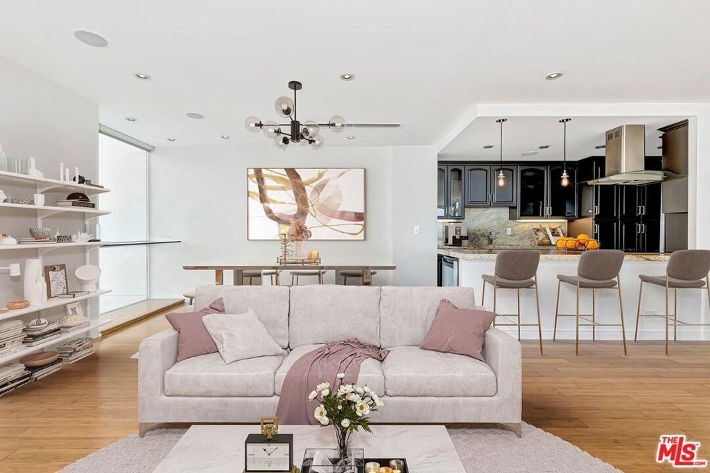 2222 Avenue Of The Stars - Photo 4