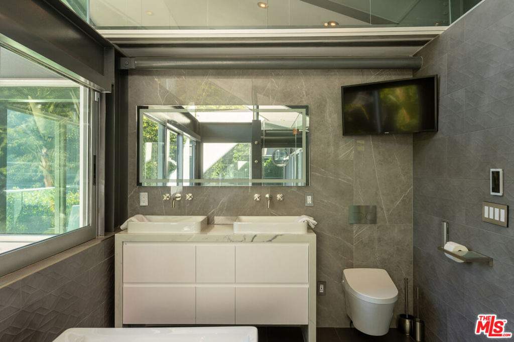 8538 Eastwood Road - Photo 13
