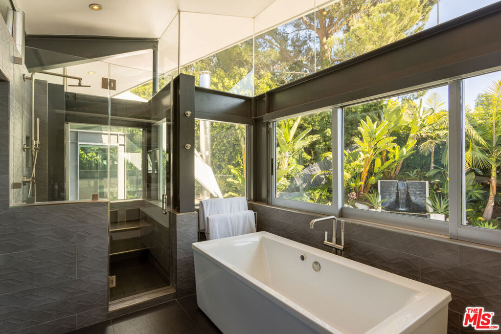 8538 Eastwood Road - Photo 11