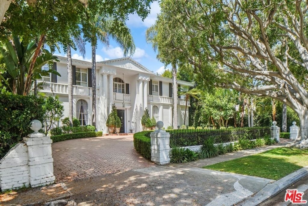 717 N Rodeo Drive - Photo 0