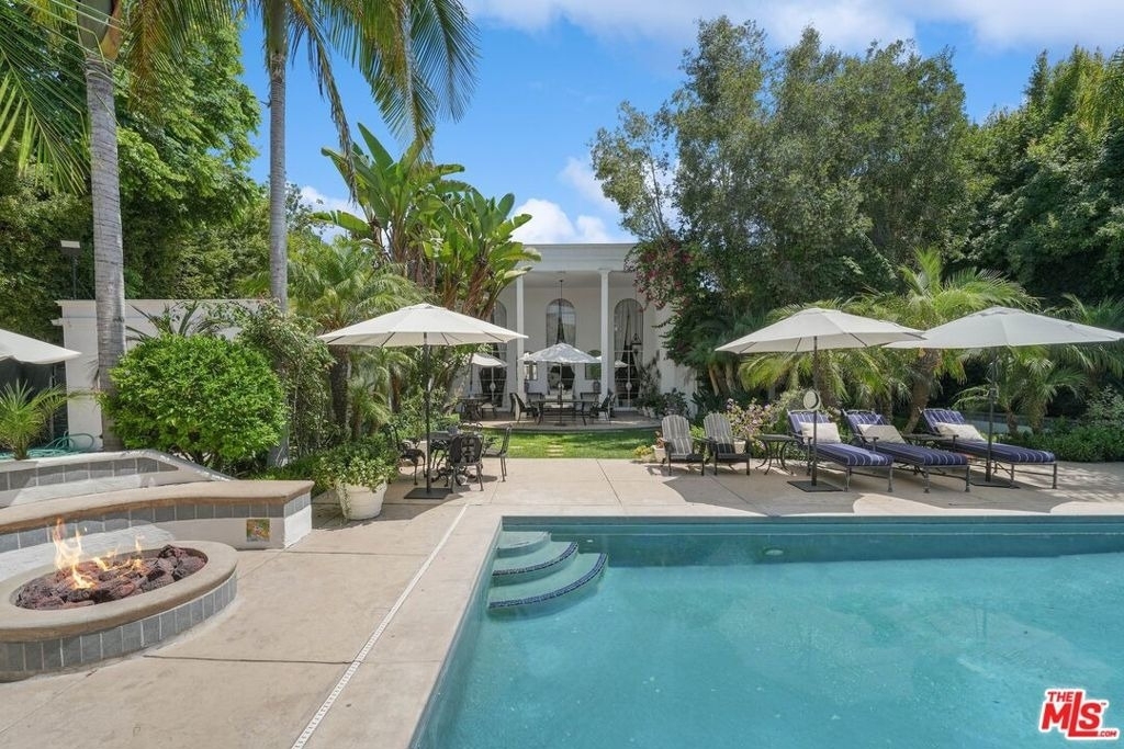 717 N Rodeo Drive - Photo 2