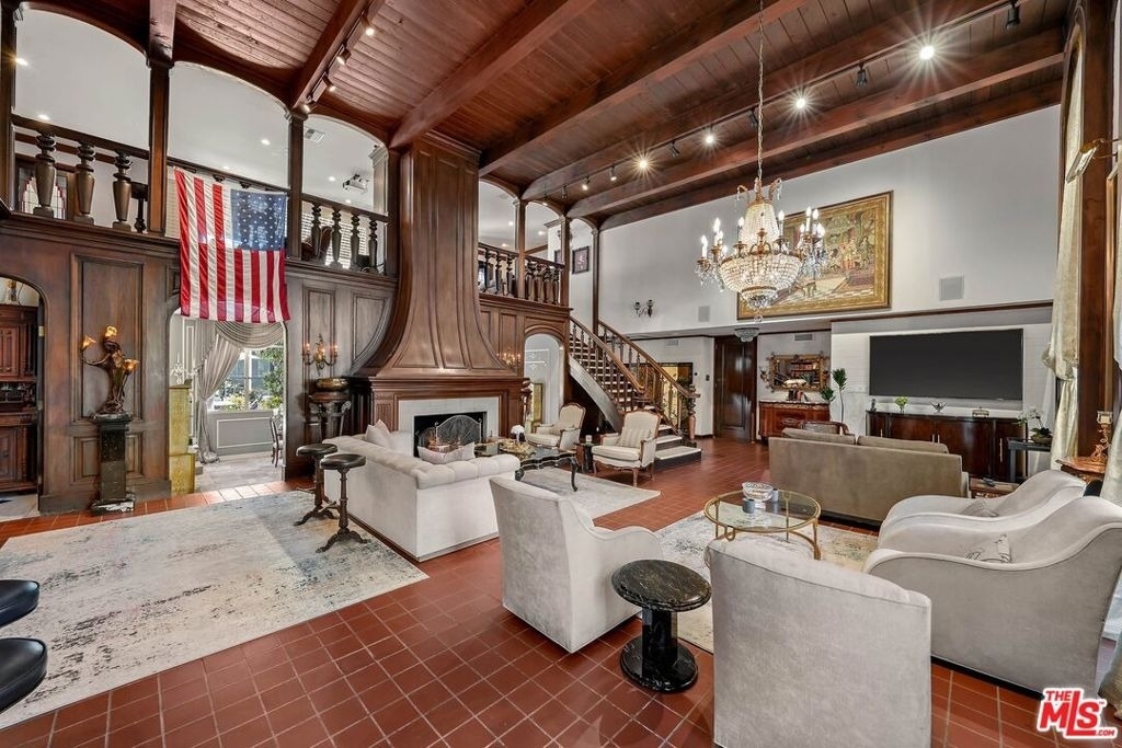717 N Rodeo Drive - Photo 12