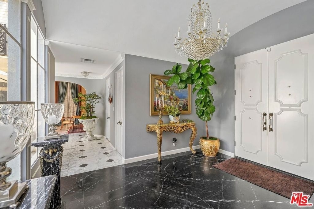 717 N Rodeo Drive - Photo 4