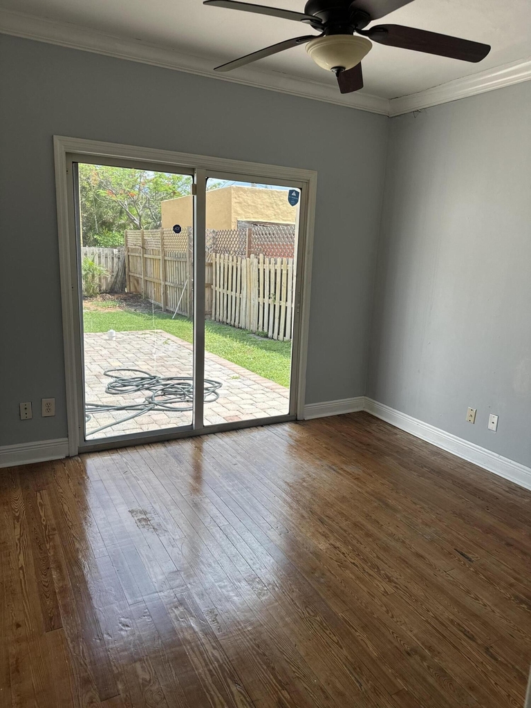 619 37th Street - Photo 17
