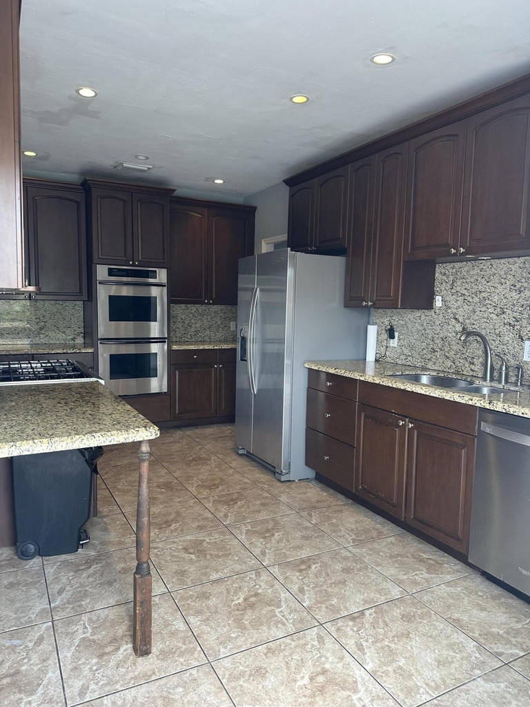 619 37th Street - Photo 10