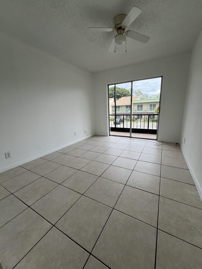 4129 Nw 88th Avenue - Photo 9