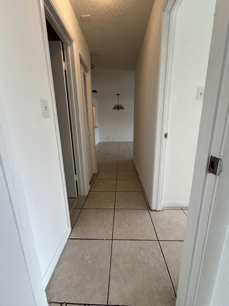 4129 Nw 88th Avenue - Photo 8