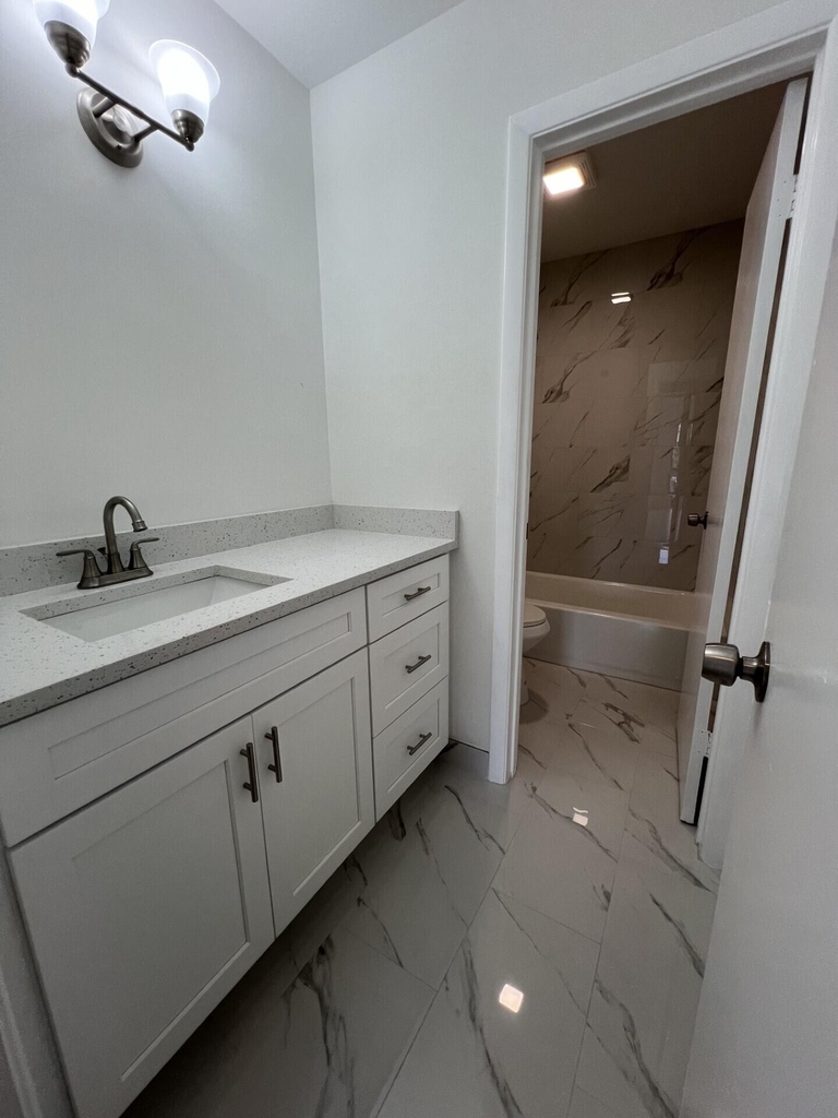 4129 Nw 88th Avenue - Photo 4