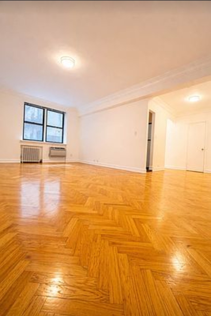1680 york avenue  - Photo 5