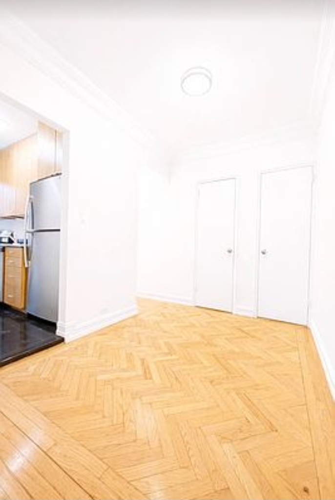 1680 york avenue  - Photo 4