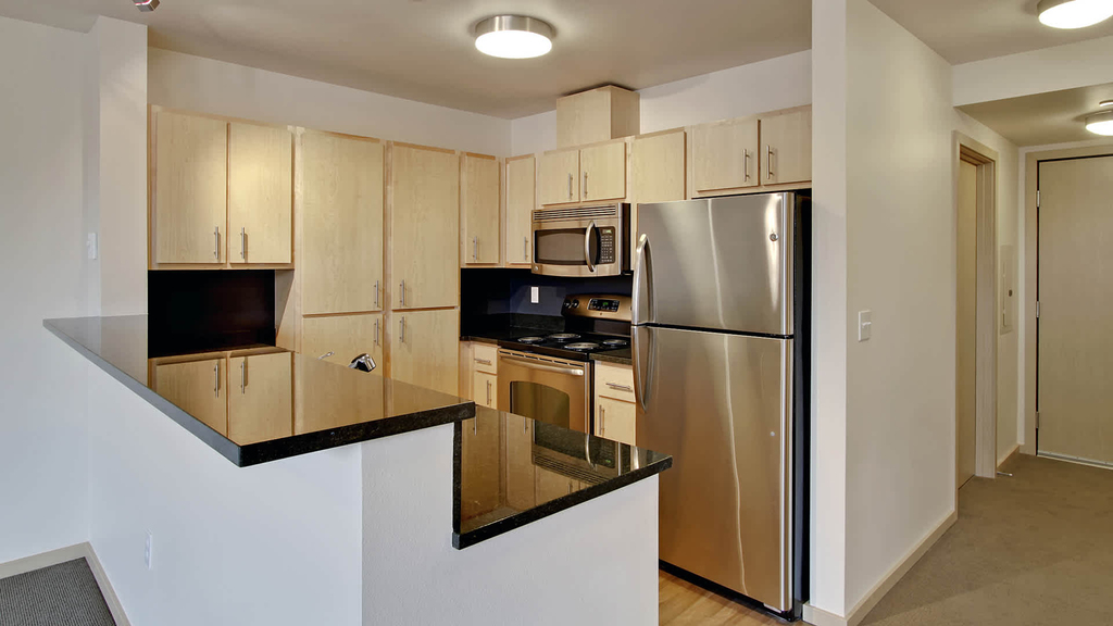 1408 E Union St - Photo 3