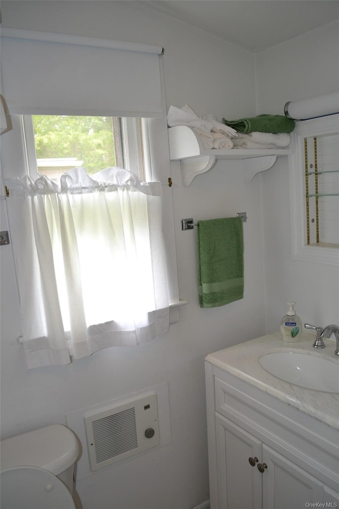 34a Sag Harbor Road - Photo 2
