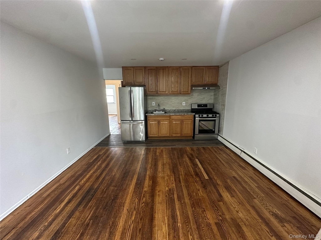 210 Wellington Street - Photo 1