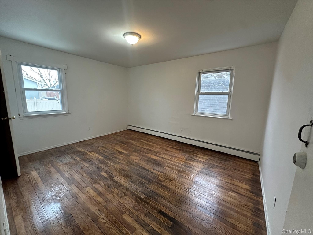 210 Wellington Street - Photo 3
