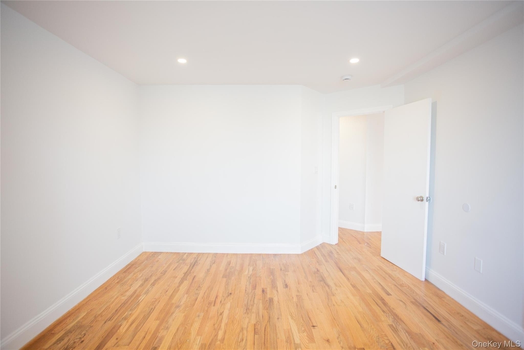 10 Franklin Boulevard - Photo 12
