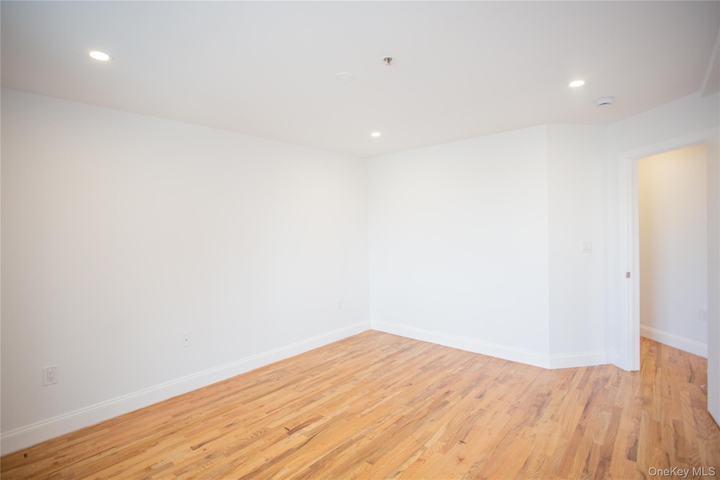 10 Franklin Boulevard - Photo 11