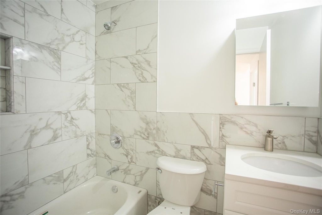 10 Franklin Boulevard - Photo 9