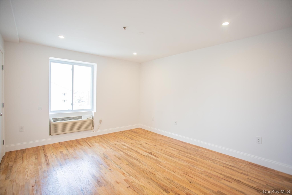 10 Franklin Boulevard - Photo 10