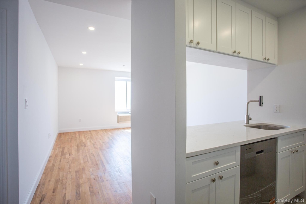 10 Franklin Boulevard - Photo 4