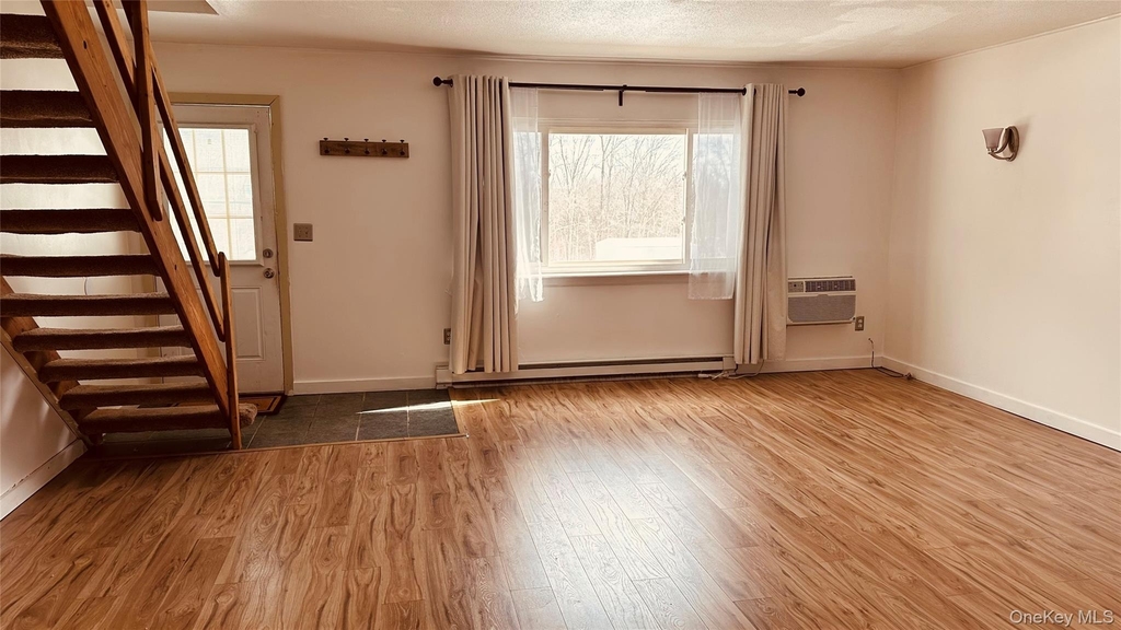 881 Albany Post Road - Photo 3
