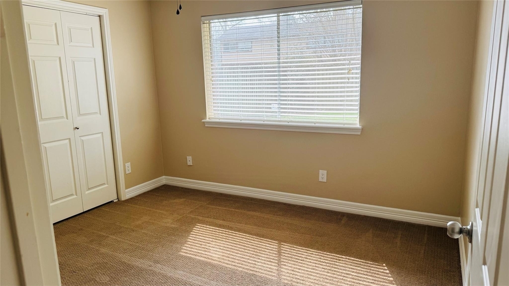 3310 Glen Spring Drive - Photo 14