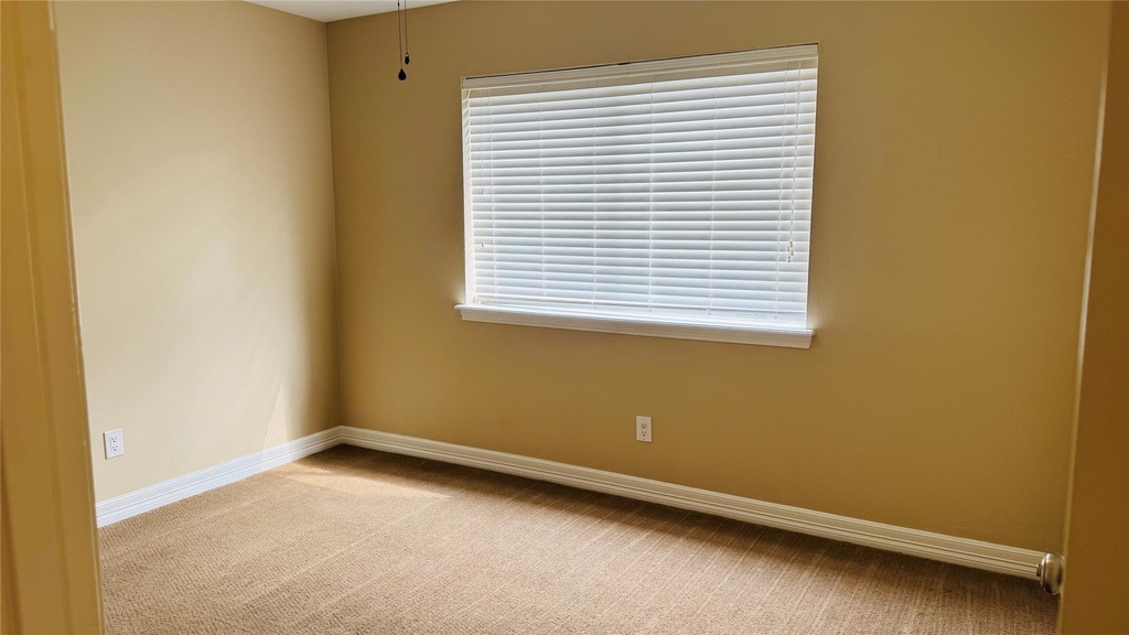 3310 Glen Spring Drive - Photo 16