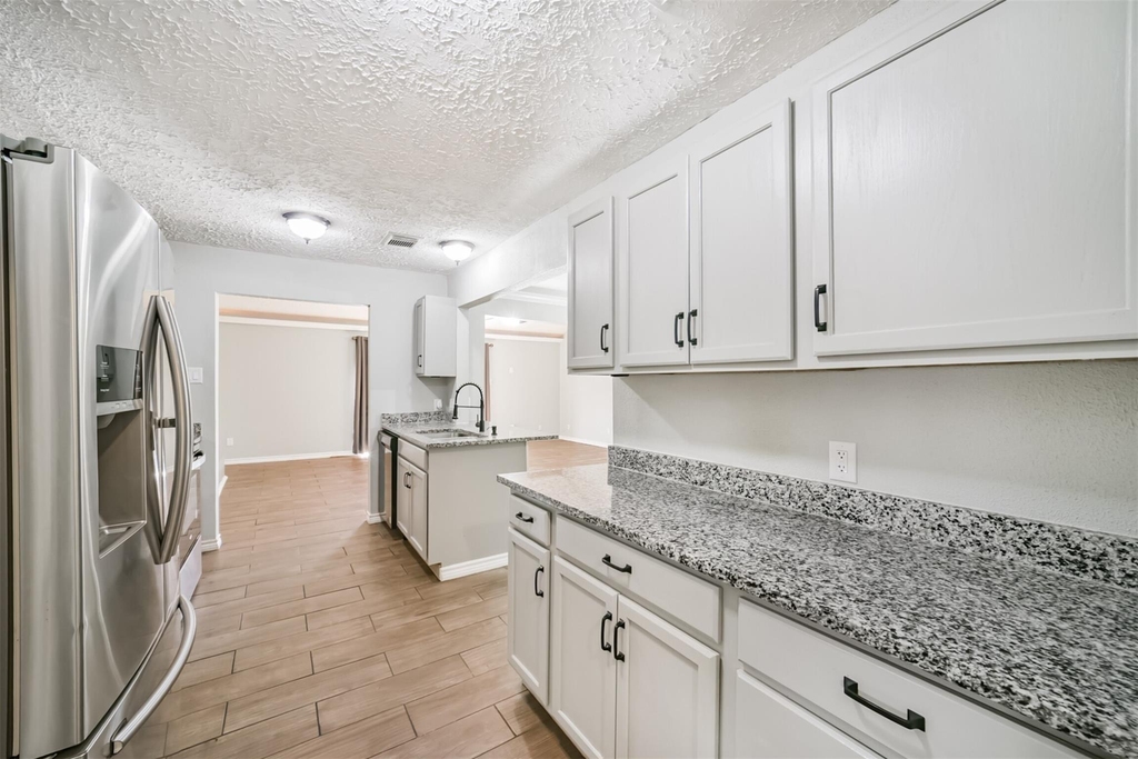 22203 Fincastle Drive - Photo 16