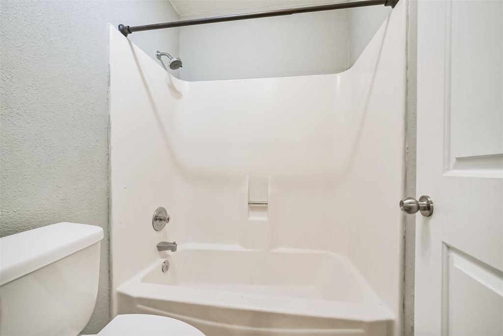 22203 Fincastle Drive - Photo 32