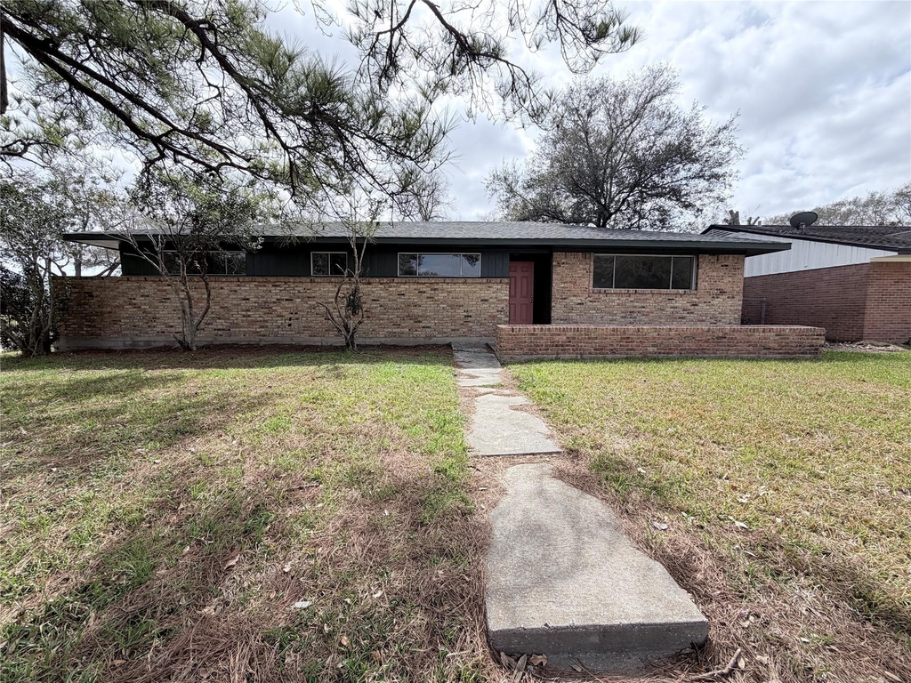 4103 Goulburn Drive - Photo 1