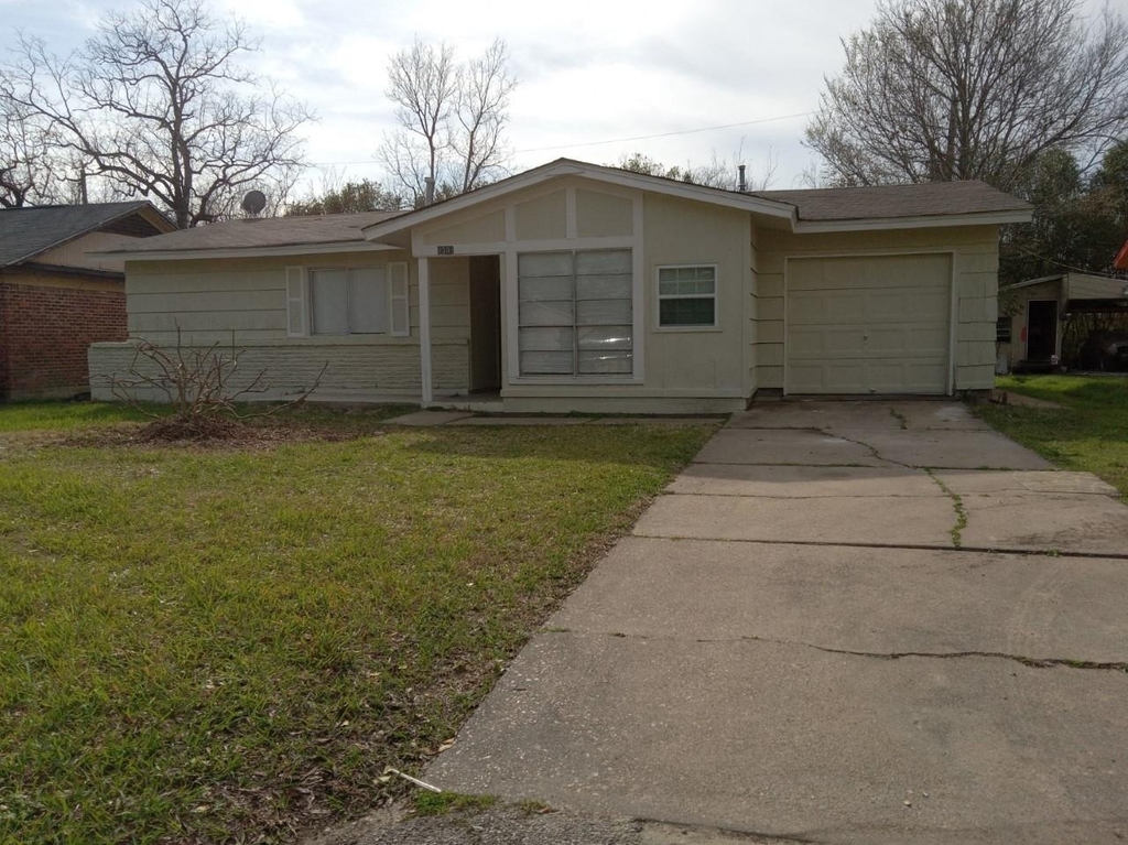 9306 St Lo Road - Photo 0