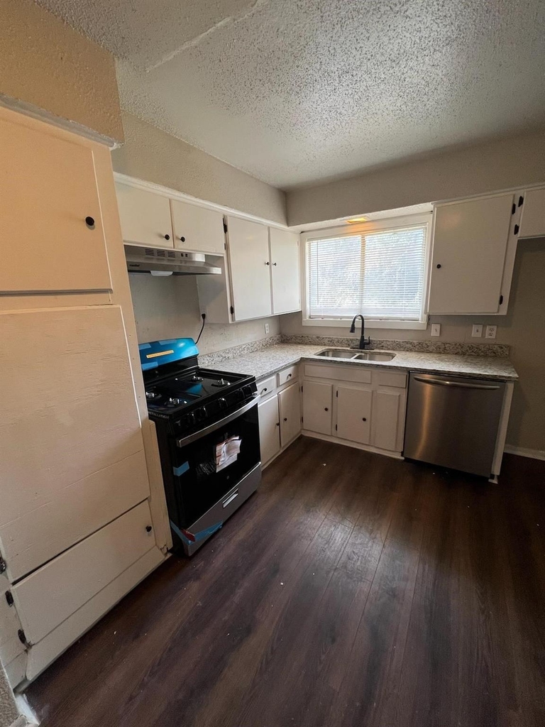 9306 St Lo Road - Photo 4