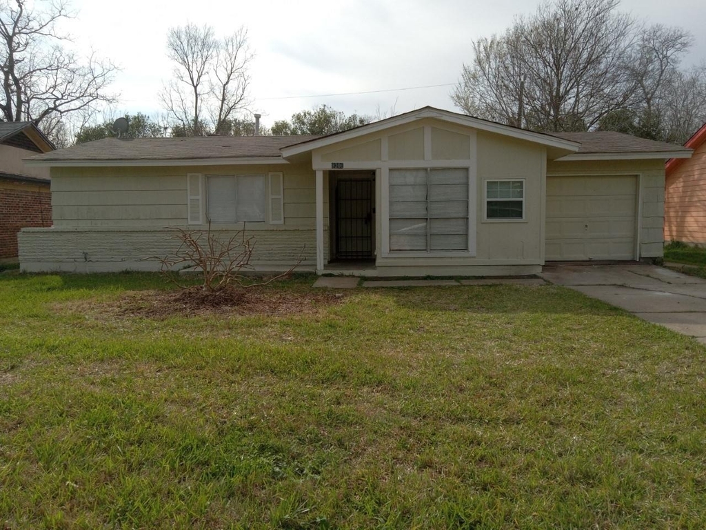 9306 St Lo Road - Photo 1
