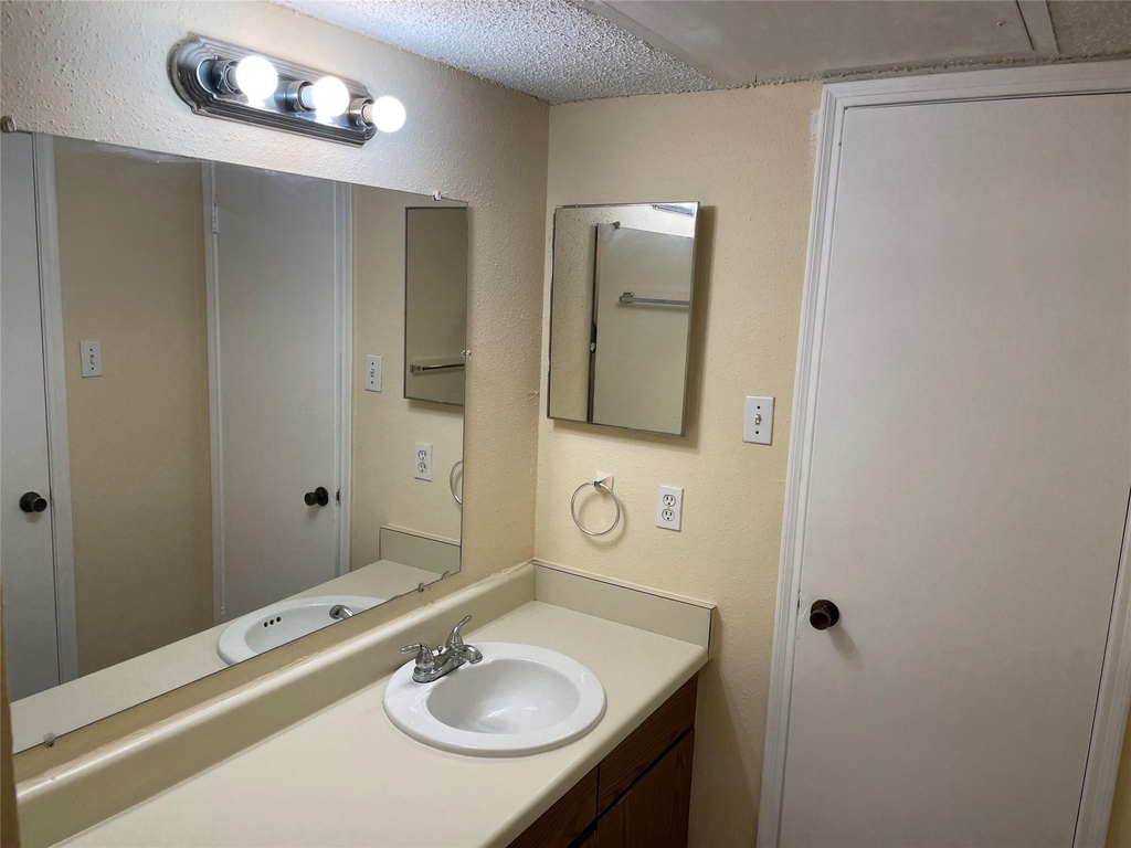 2750 Holly Hall Street - Photo 20