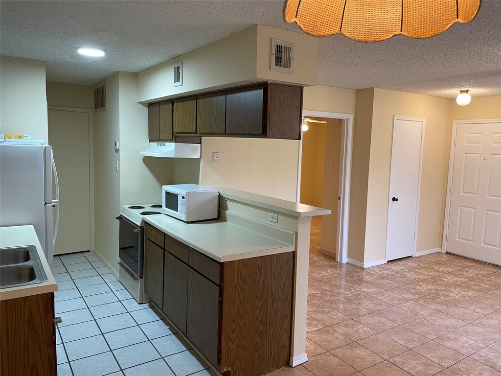 2750 Holly Hall Street - Photo 9